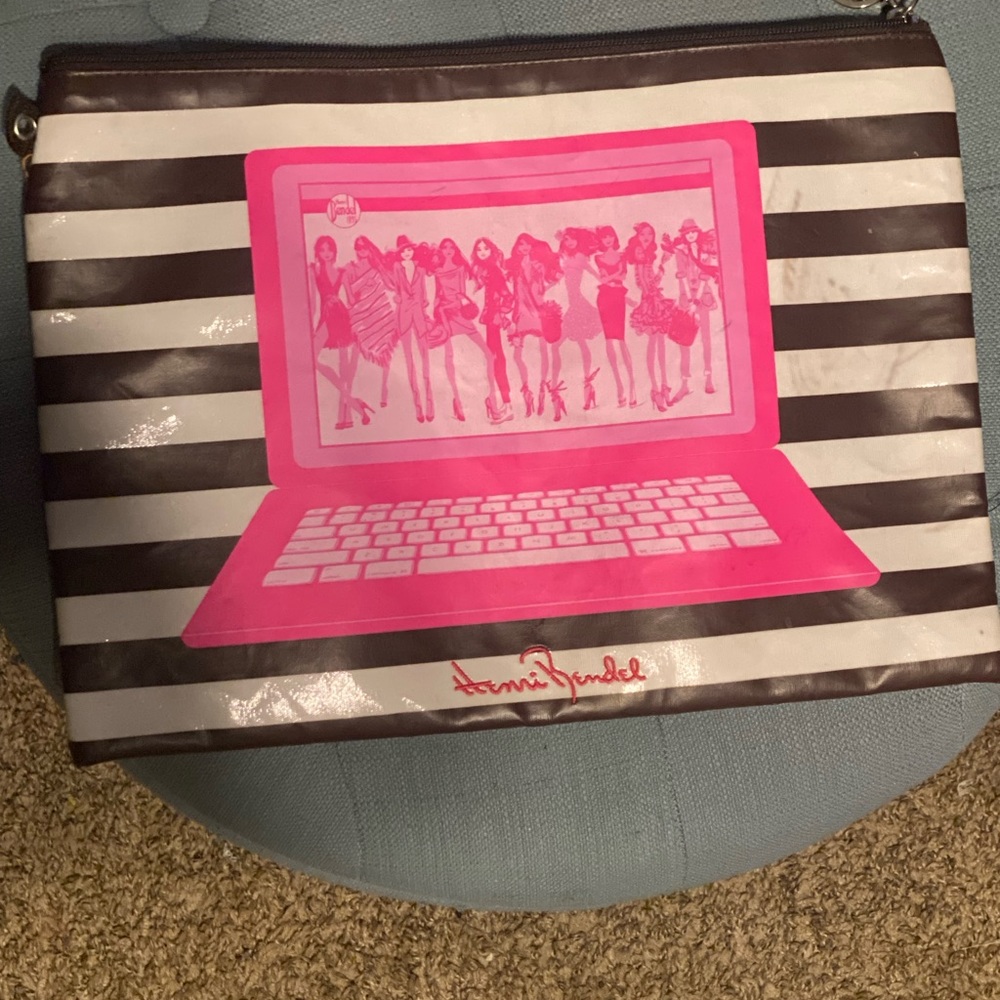 Henri bendel 1865 clutch